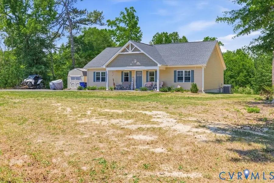 621 Horseshoe Road, Jarratt, VA 23867 - #2