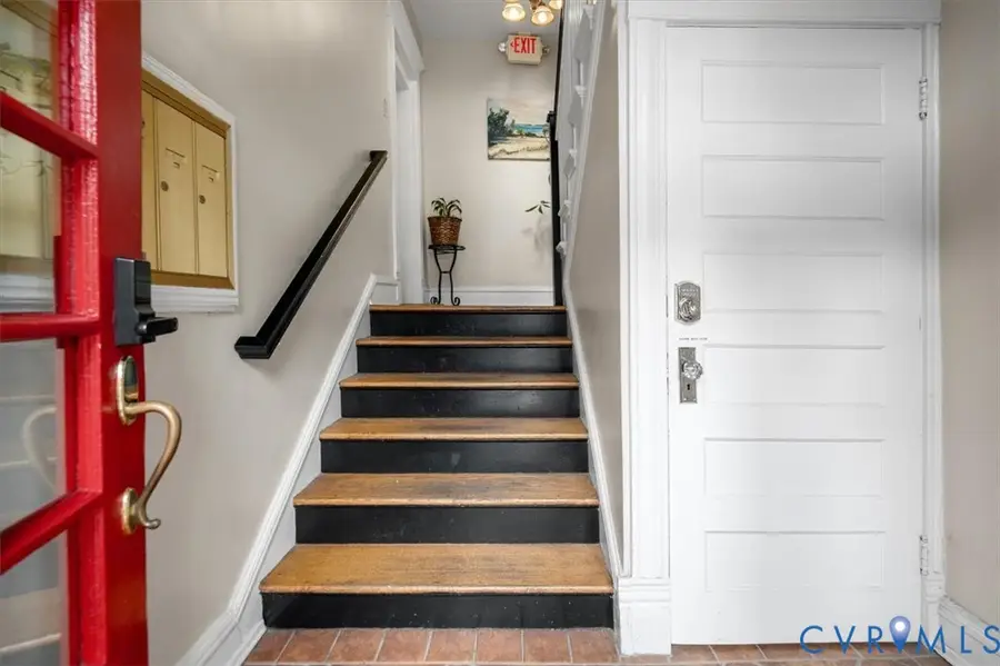 2711 Grove Avenue #6, Richmond, VA 23220 - #3