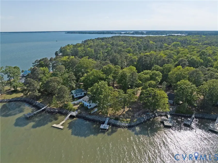 24 Lake Avenue, Deltaville, VA 23043 - #2