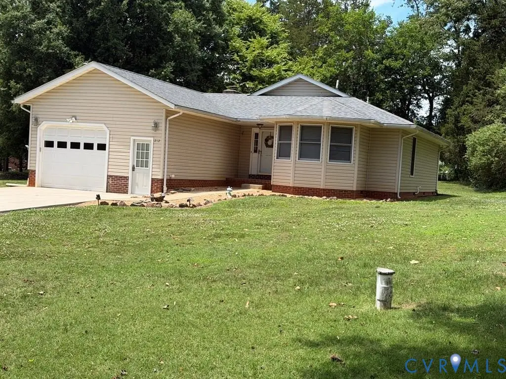 212 Virginia Avenue, Farmville, VA 23901 - #1