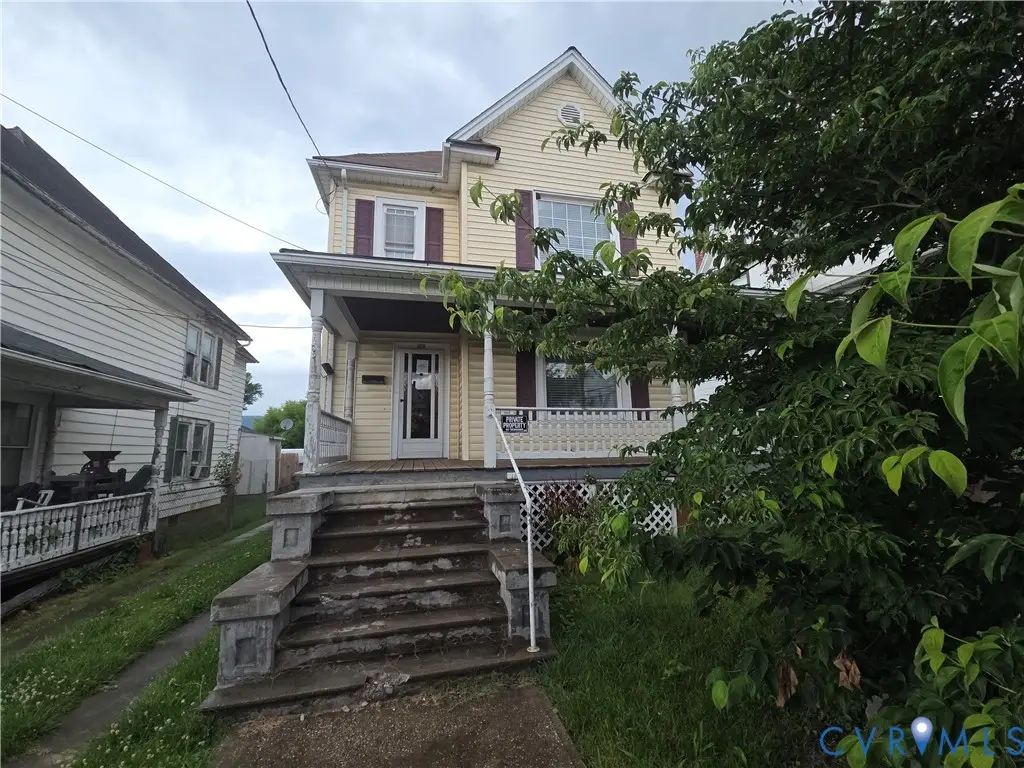 314 E Hawthorne Street, Covington, VA 24426 - #1