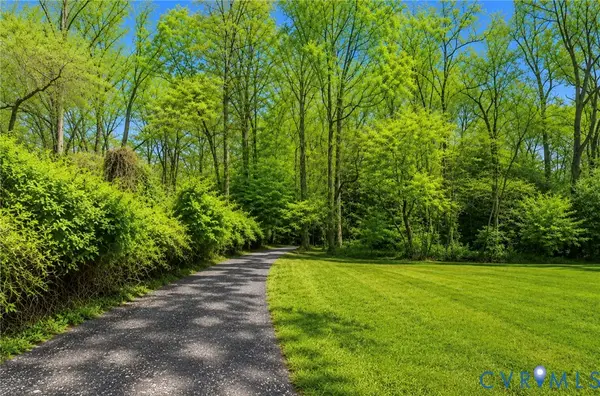 5940 Barberry Trail, Lorton, VA 22079