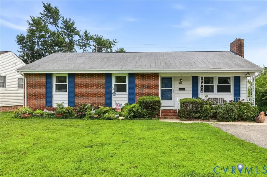 307 Kent Avenue, Colonial Heights, VA 23834 - #2