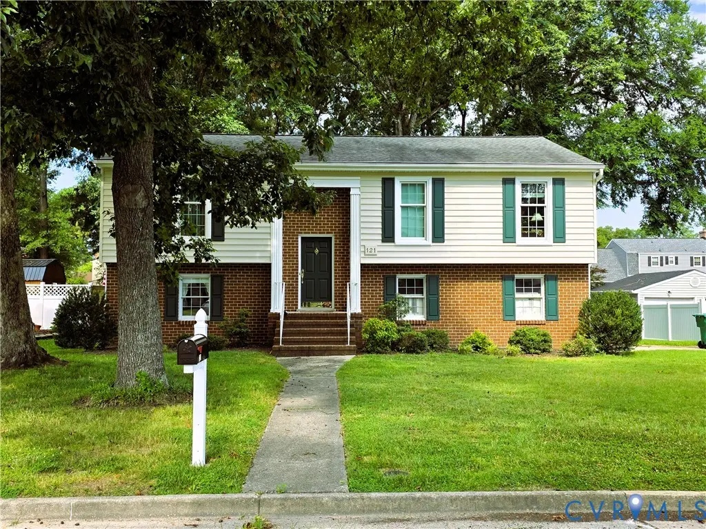 121 Huntington Road, Colonial Heights, VA 23834 - #1