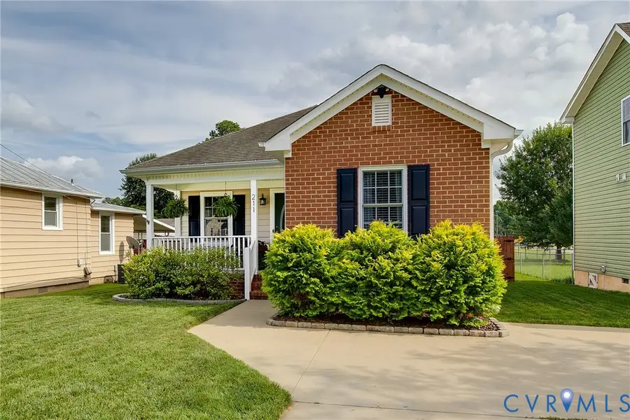 211 Cloverhill Avenue, Colonial Heights, VA 23834 - #3