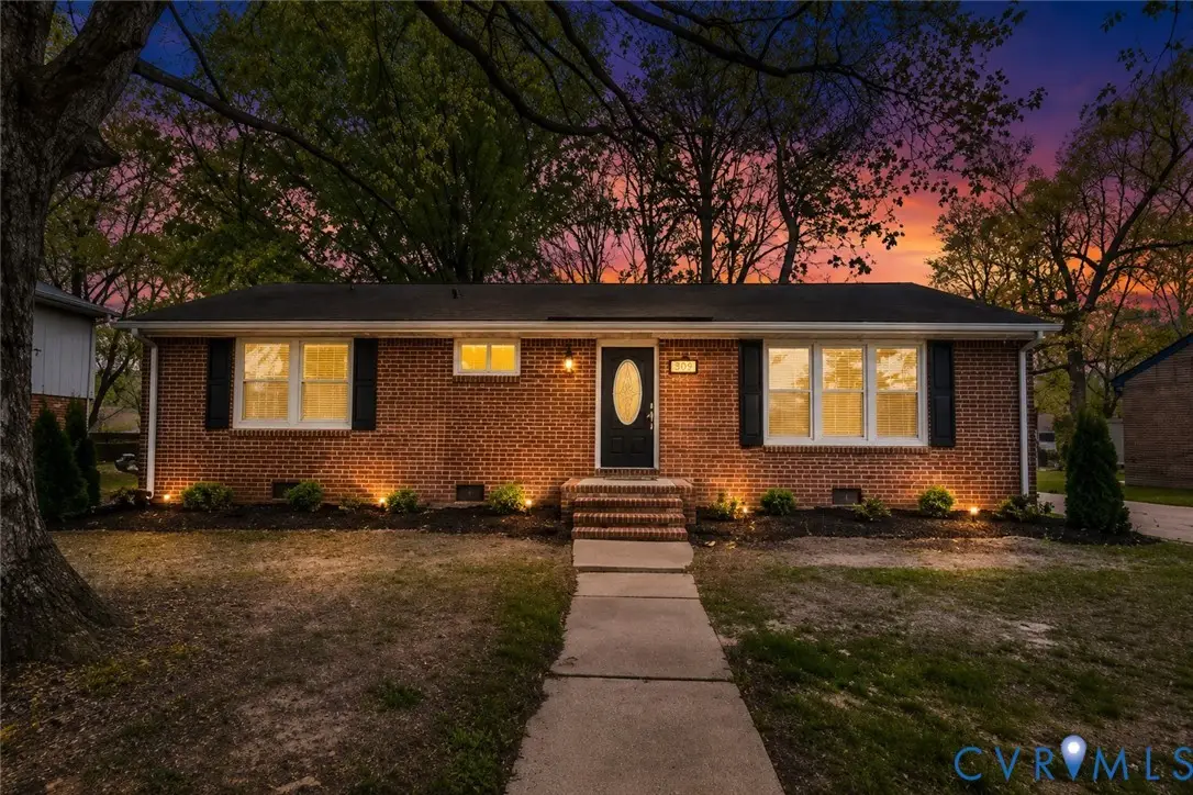 917 Williamsburg Road, Colonial Heights, VA 23834 - #1