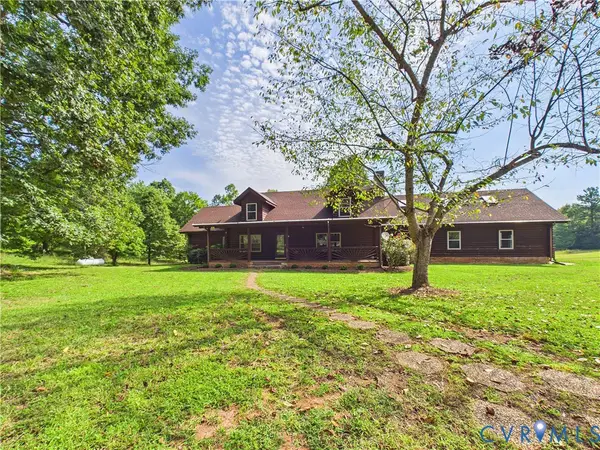 1323 Old Peachtree Road, Green Bay, VA 23942