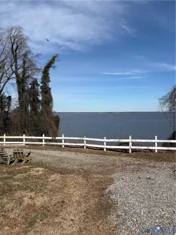 475 James River Overview, Spring Grove, VA 23881
