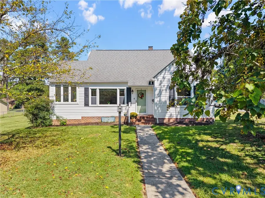 1400 W Carolina Avenue, Crewe, VA 23930 - #2
