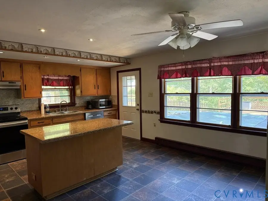 802 Bizzarre Street, Farmville, VA 23901 - #3