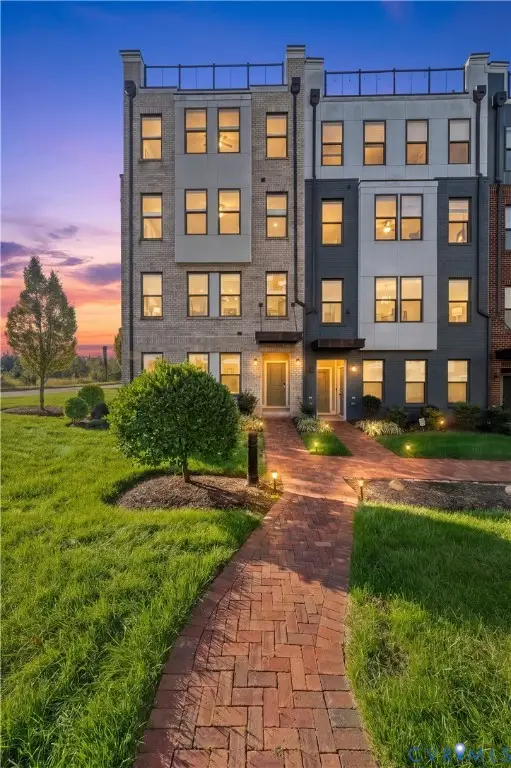17 Flatwater Row #A, Henrico, VA 23231