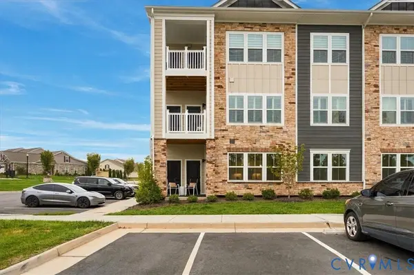 6725 Citory Way #102, Moseley, VA 23120