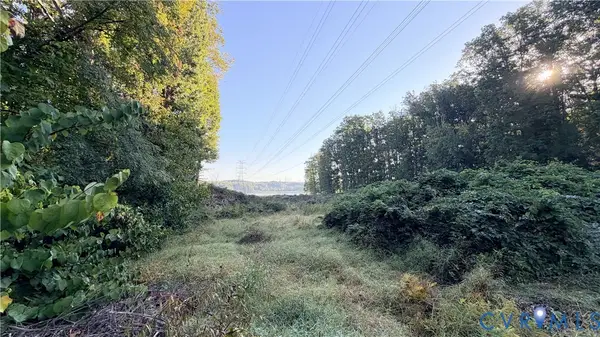 18611 Cabin Road, Triangle, VA 22172