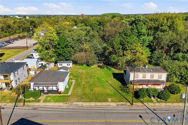 327 N Crater Road, Petersburg, VA 23803