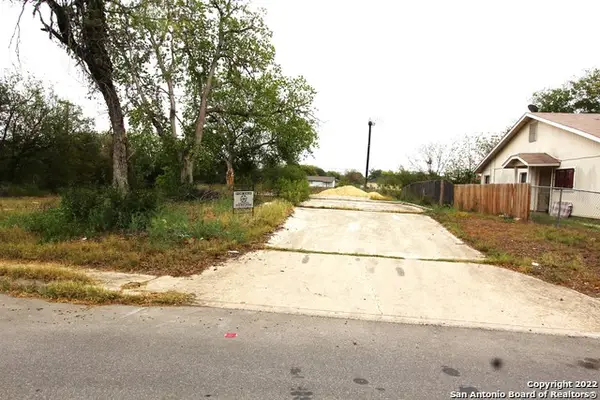 8802 Catalina Bay Dr, San Antonio, TX 78242