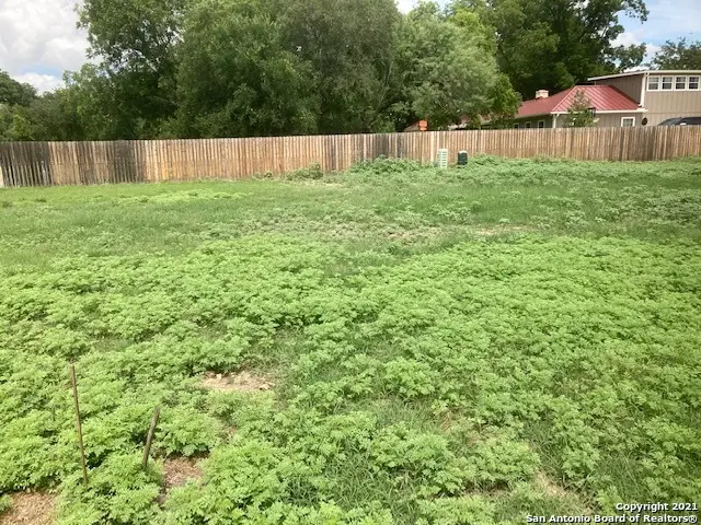 123 Sutton Place-lot #17, Uvalde, TX 78801 - Image #1