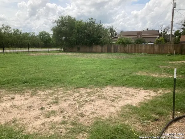 139 Sutton Place-lot #30, Uvalde, TX 78801
