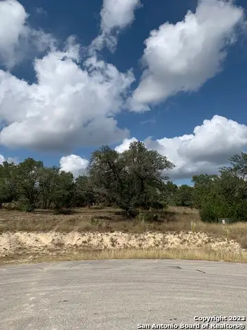 1916 Split Mtn, Canyon Lake, TX 78133