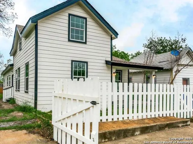 941 W Myrtle St, San Antonio, TX 78212 - Image #1