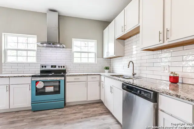 941 W Myrtle St, San Antonio, TX 78212 - Image #2