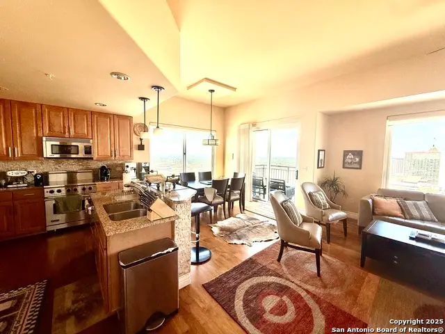 215 N Center #1907, San Antonio, TX 78202 - Image #2