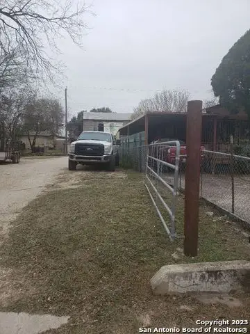 1334 Fenfield Ave, San Antonio, TX 78211 - Image #2