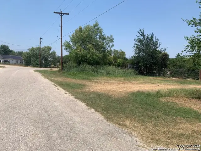 19750 E 5th St, Somerset, TX 78069 - Image #1