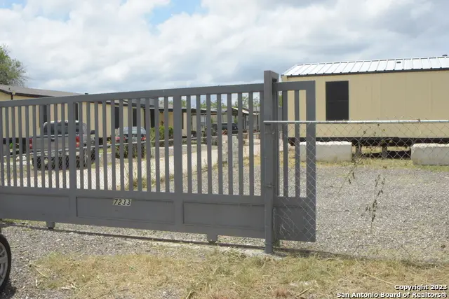 7233 Palm Park Blvd, San Antonio, TX 78223 - Image #3