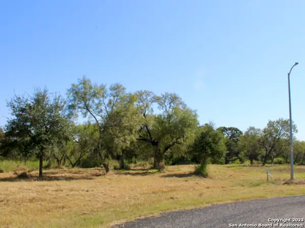 185 E Short Meadow Drive, Lytle, TX 78052