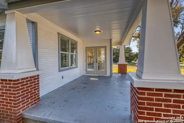 210 E Second Street, Camp Wood, TX 78833 - Image #2