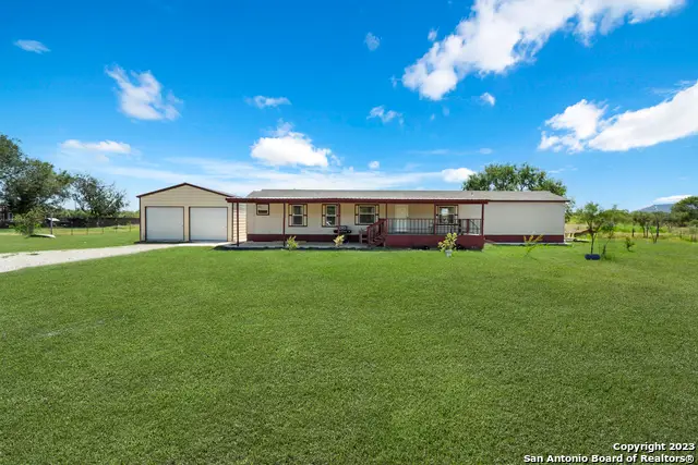 13808 Greenwood Rd, Atascosa, TX 78002 - Image #1