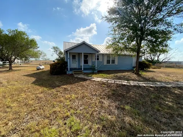 2667 County Road 134, Floresville, TX 78114 - #2