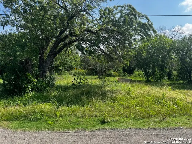 438 Hampton St, San Antonio, TX 78220 - Image #1