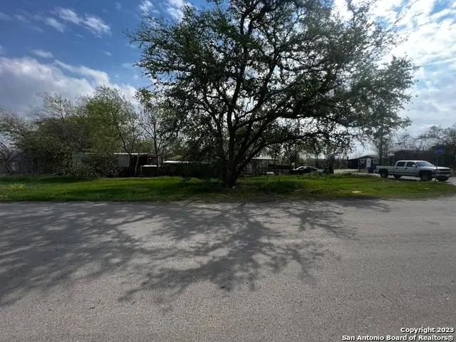603 F St, San Antonio, TX 78220 - Image #2