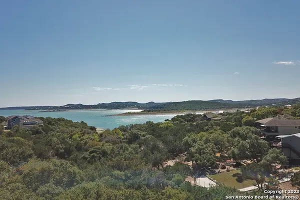 1118 Stagecoach Dr, Canyon Lake, TX 78133