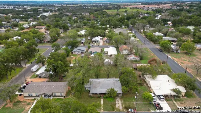 903 Franklin St, Fredericksburg, TX 78624 - Image #2