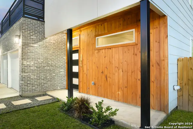 120 Pierce Ave, San Antonio, TX 78208 - Image #2