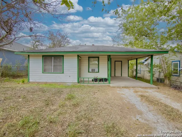 1009 N Esplanade St, Karnes City, TX 78118 - Image #1