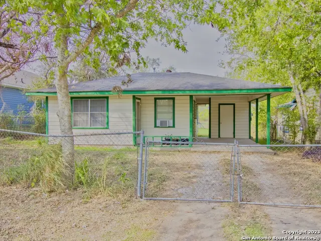 1009 N Esplanade St, Karnes City, TX 78118 - Image #2