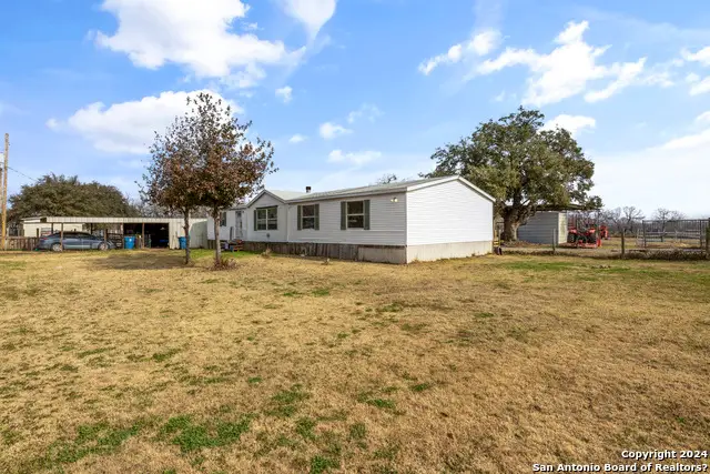 523 Mansfield, Pleasanton, TX 78064 - Image #2