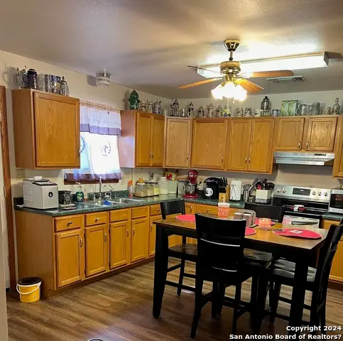 221 Oak Hollow Dr, La Vernia, TX 78121 - Image #3