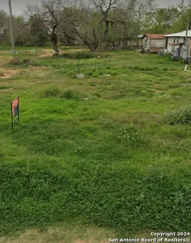 1610 Marion Ave, Jourdanton, TX 78026 - Image #2