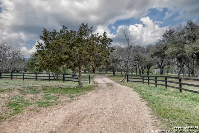 641 Patterson Creek Rd, Leakey, TX 78873 - Image #3