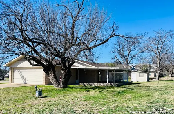 1902 College, Junction, TX 76849