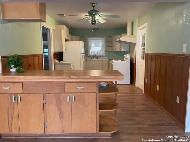 411 Future Dr., San Antonio, TX 78213 - Image #2