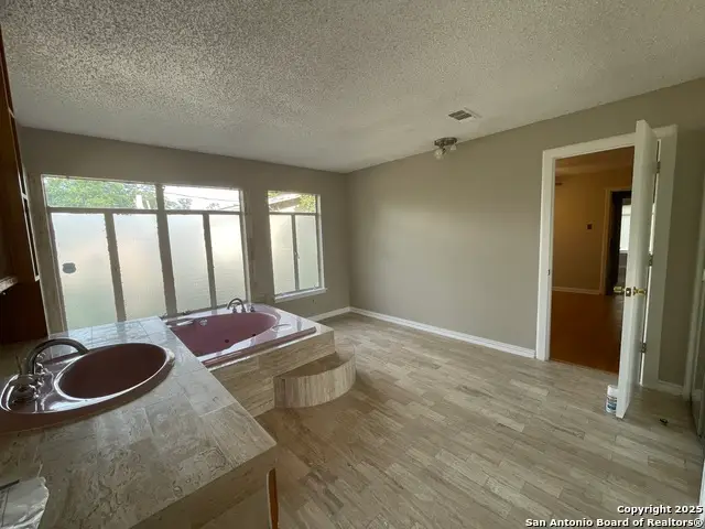 411 Future Dr., San Antonio, TX 78213 - Image #3