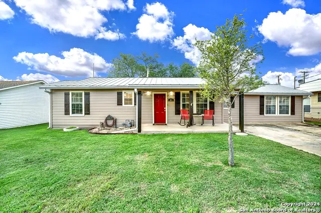 404 Schneider St, Poth, TX 78147 - Image #2