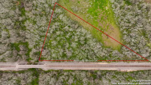 19646 Tejeda Dr, San Antonio, TX 78221 - Image #2