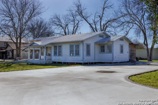 521 Sixth St, Comfort, TX 78013 - Image #3