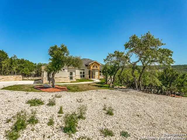 929 Moonlight Dr, Canyon Lake, TX 78133 - Image #1